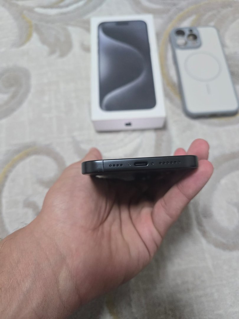 iPhone 16 Pro Max — 4