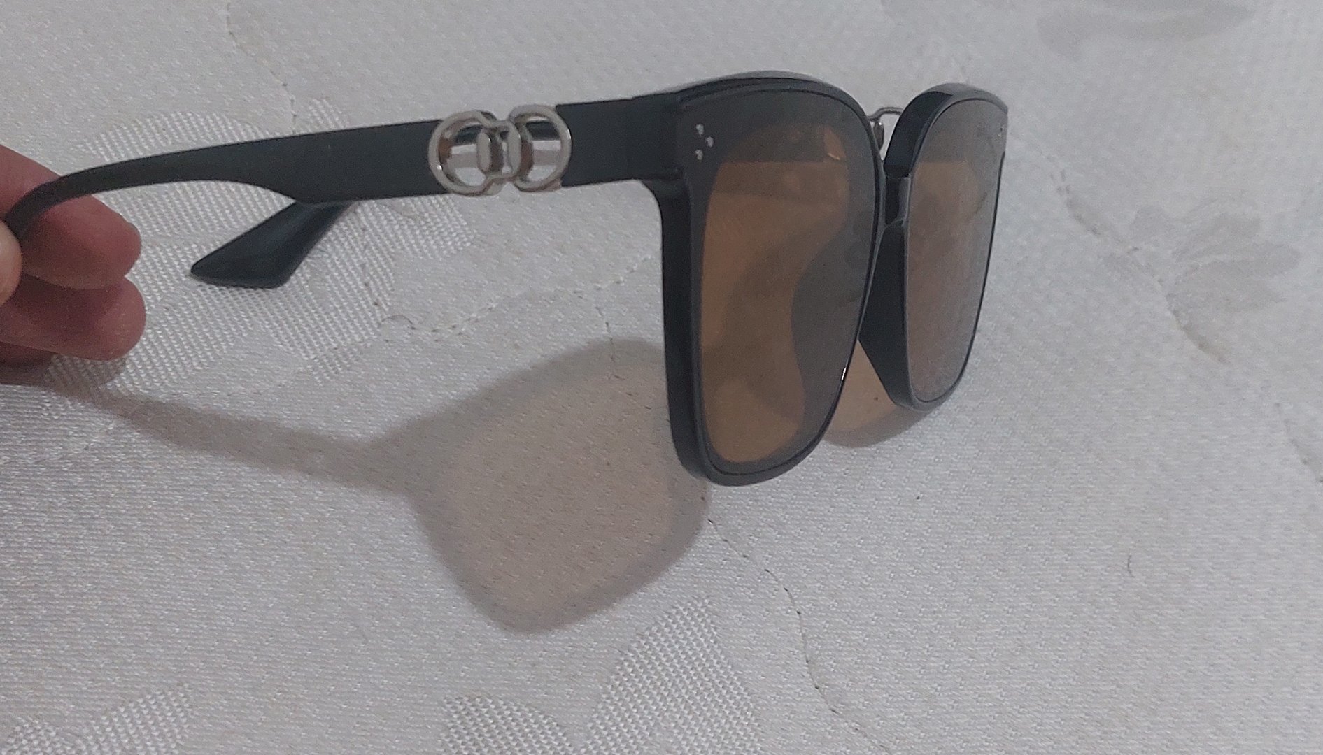 I am selling glasses, I need money from Iran, please help me