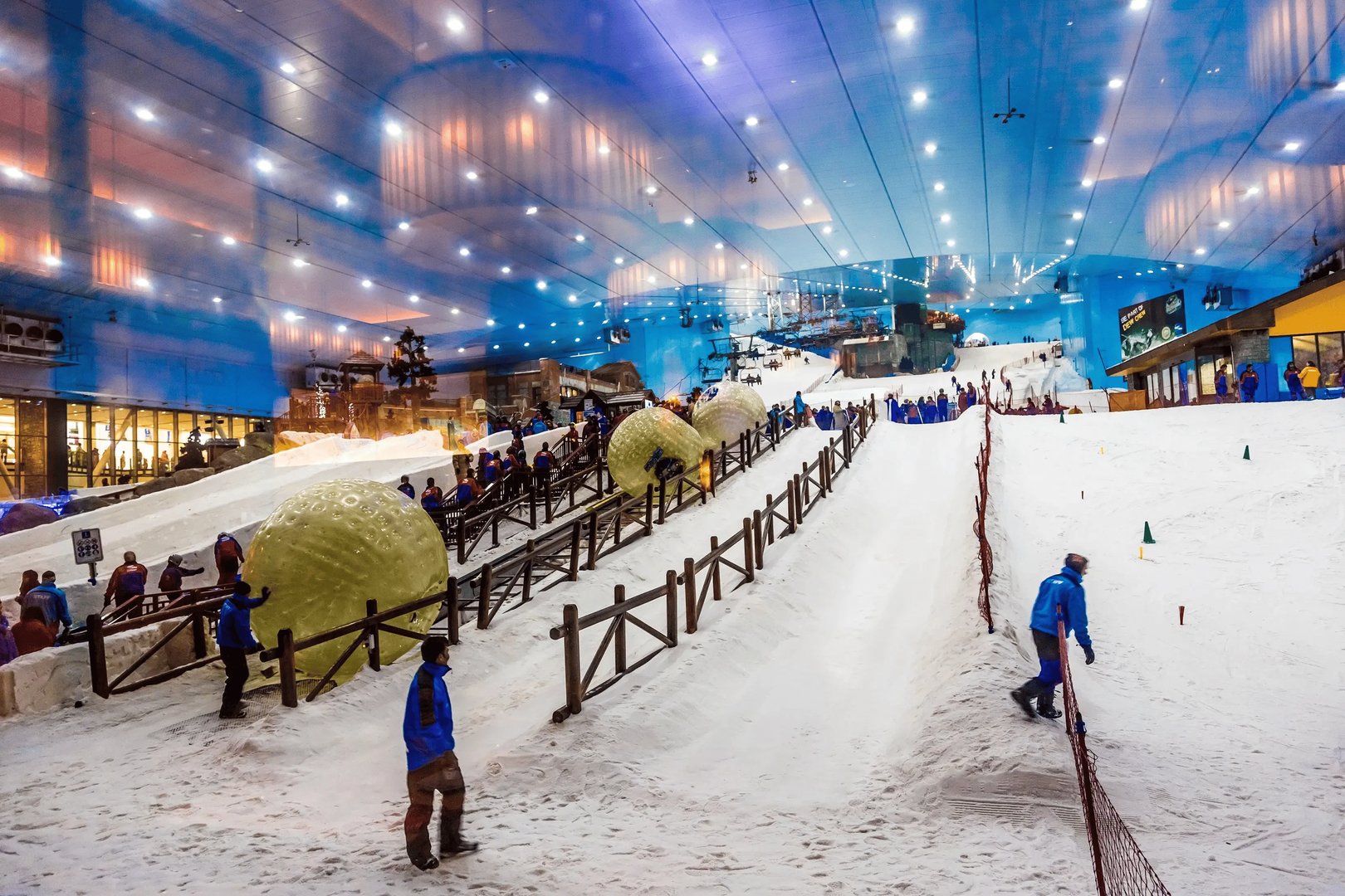 اسکی دبی (Ski Dubai – Mall of the Emirates)