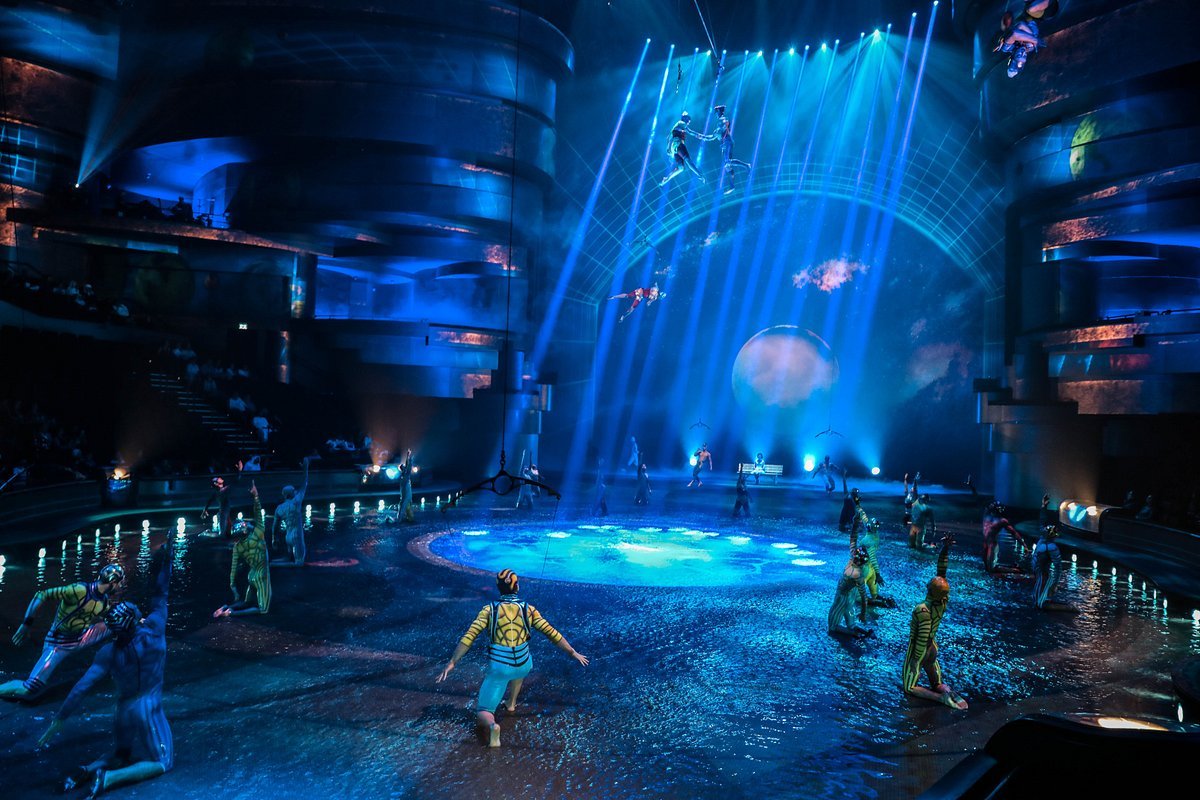 نمایش لاپرل (La Perle by Dragone) — 2