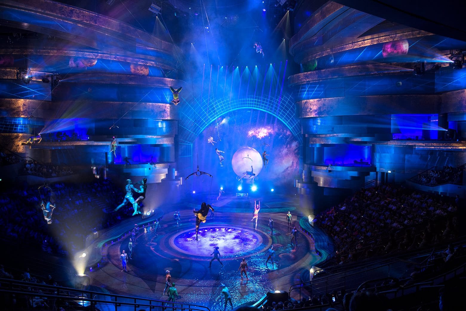 نمایش لاپرل (La Perle by Dragone) — 3