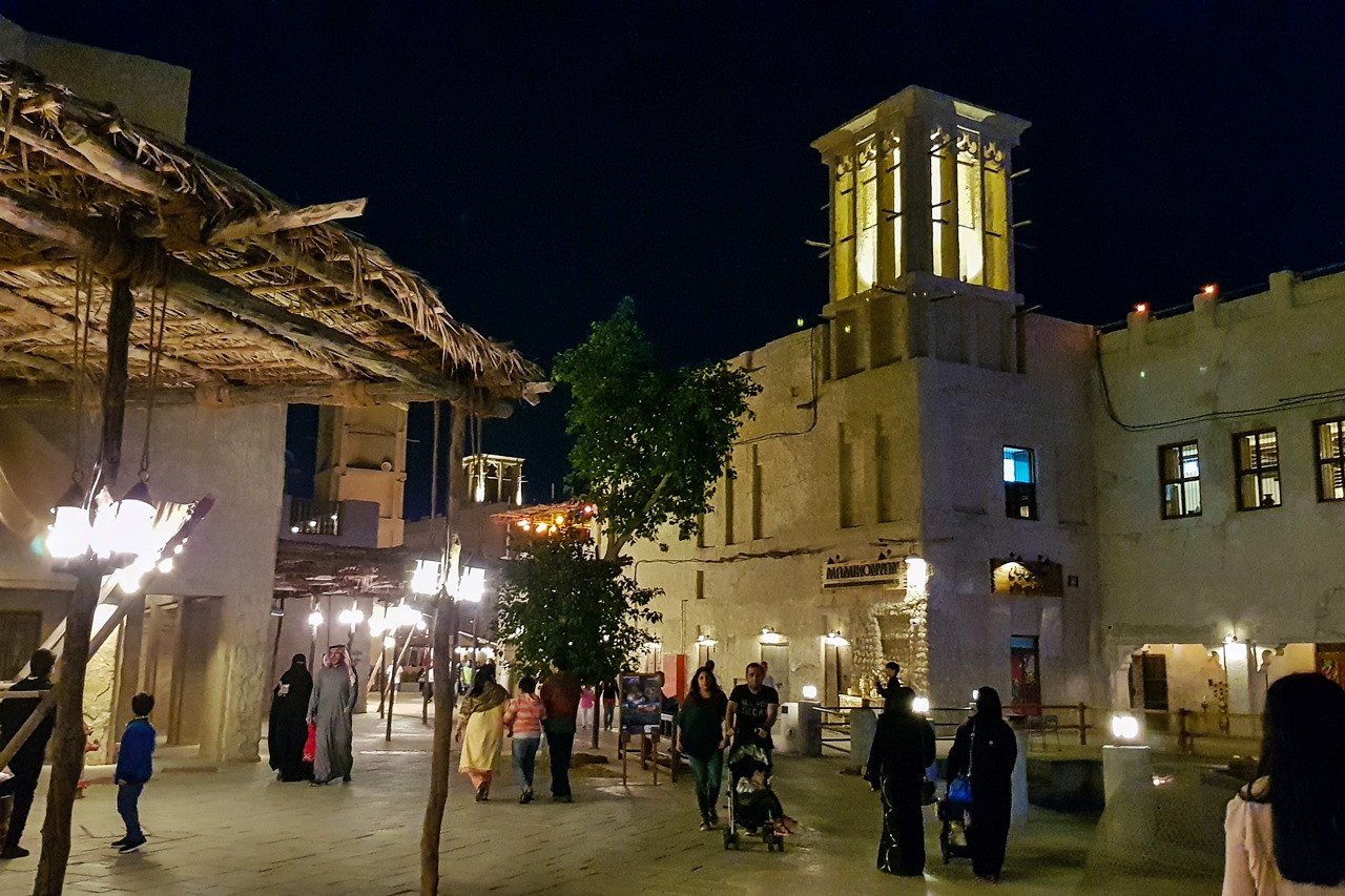 بازار شبانه السیف (Al Seef Night Walk)
