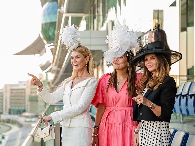کارناوال مسابقات اسبدوانی دبی: Emirates Super Saturday
