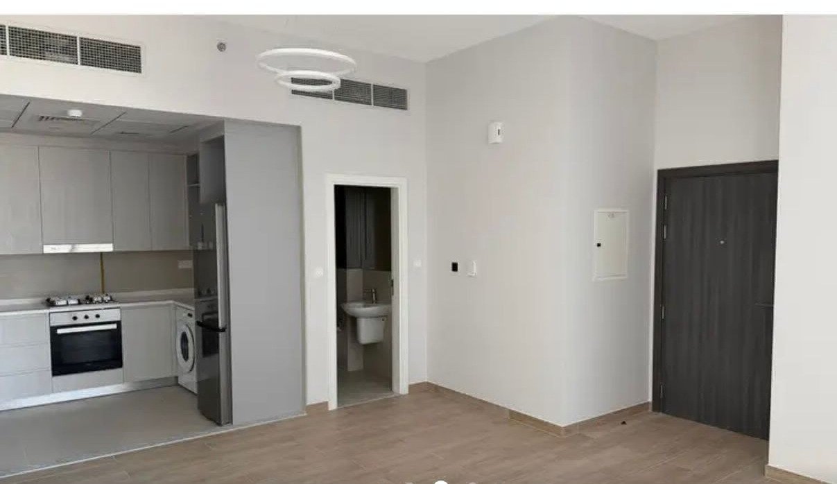 One Bedroom Apartment in Business Bay — 2