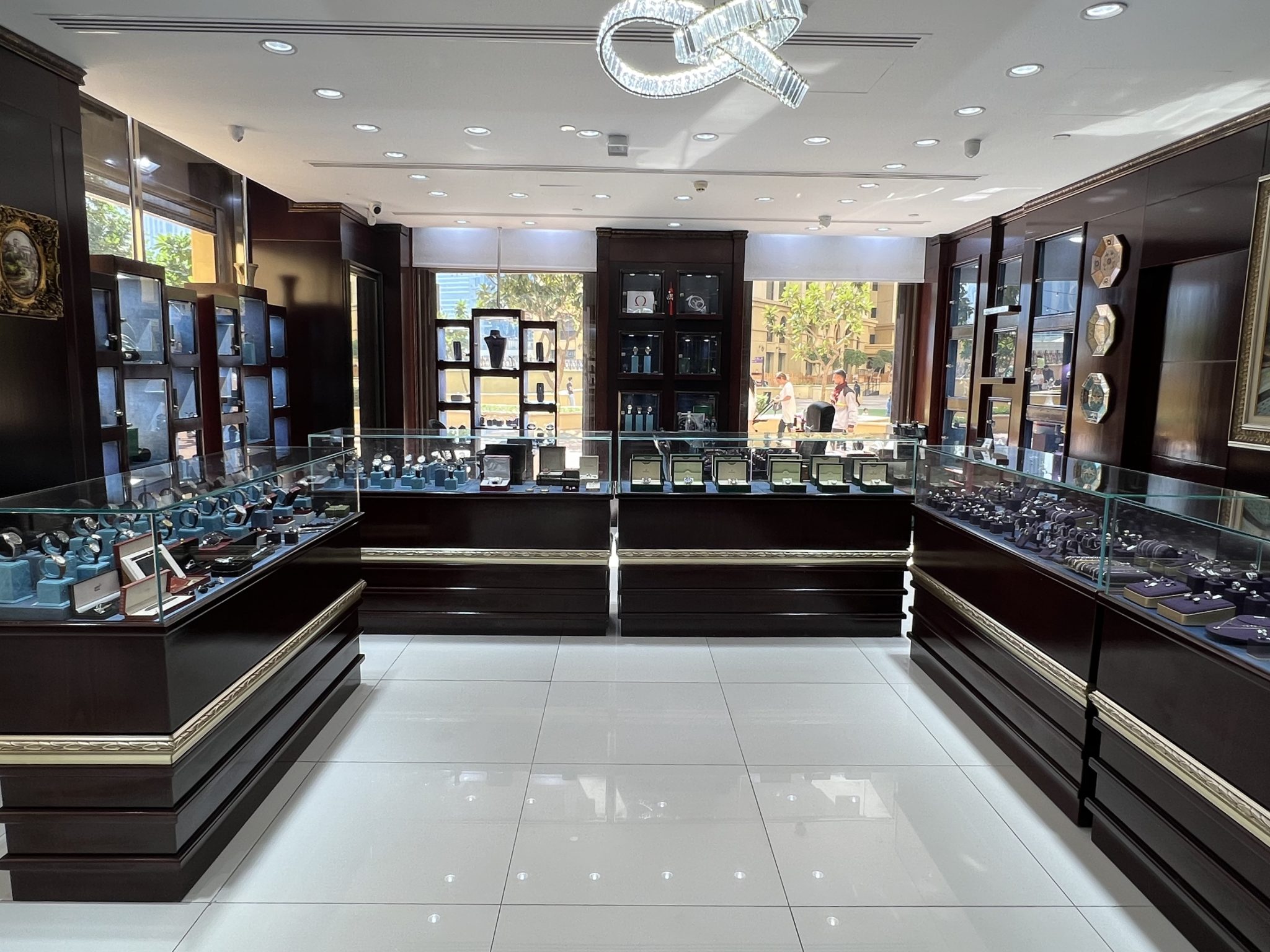 Luxury Watches for Sale at Iskander Gallery - 2