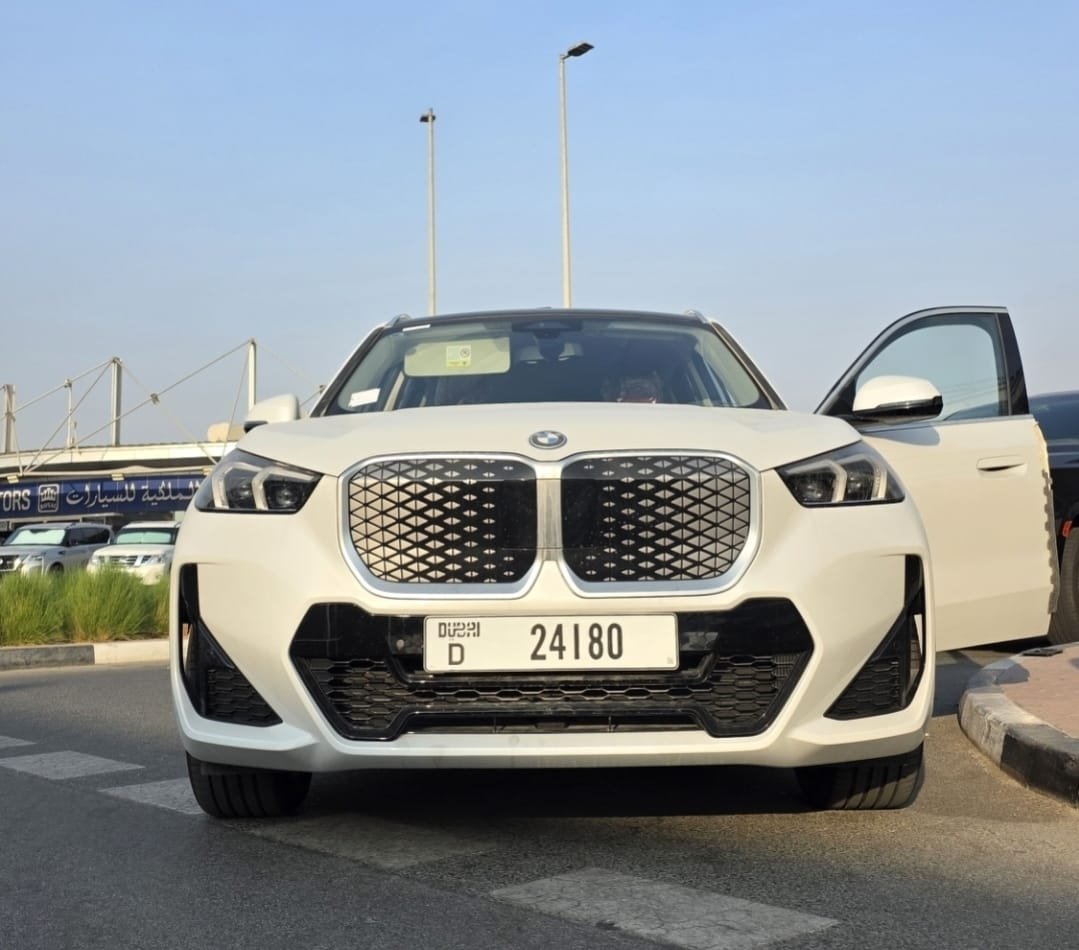 BMW ix1 2025