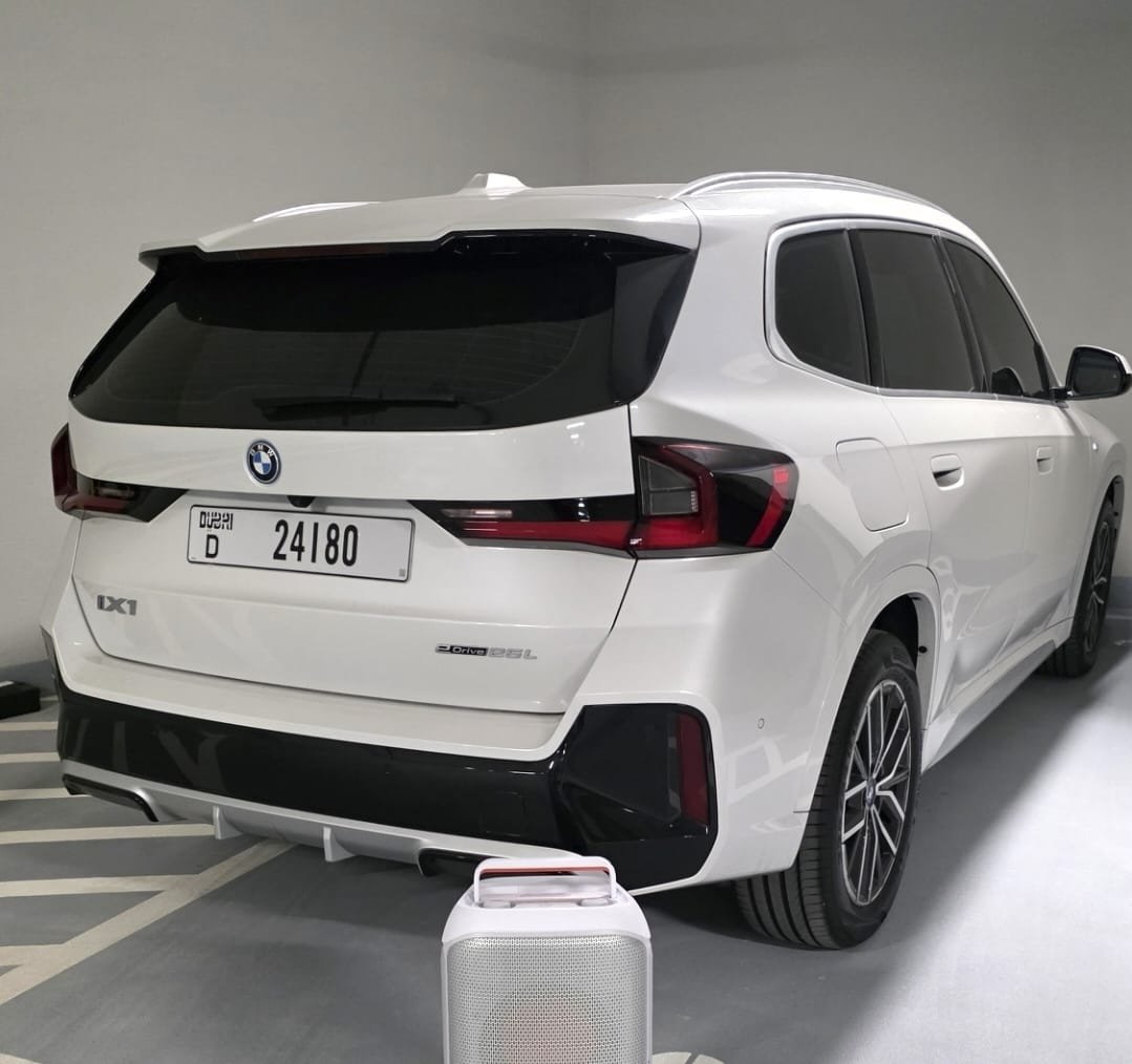 BMW ix1 2025