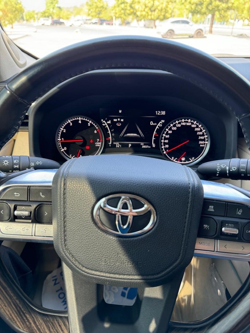 Toyota land cruiser — 10