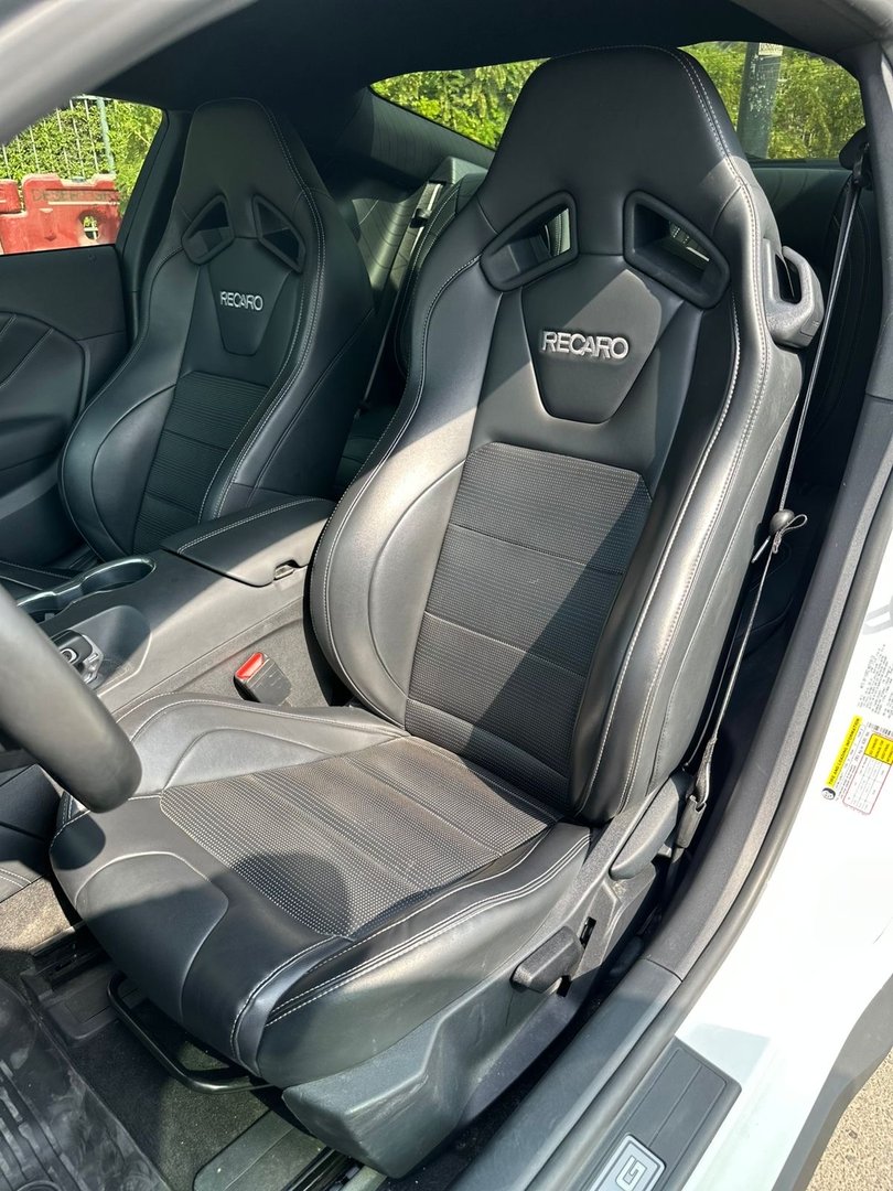 Ford Mustang 2024 V8 Manual grear