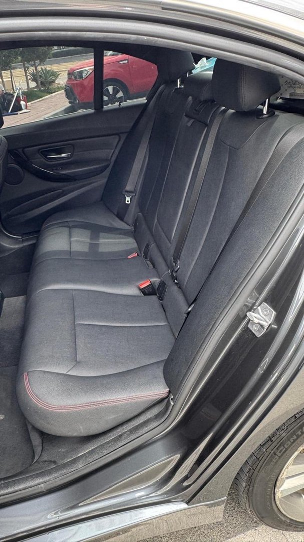BMW 330i کمترین کیلومتر — 6