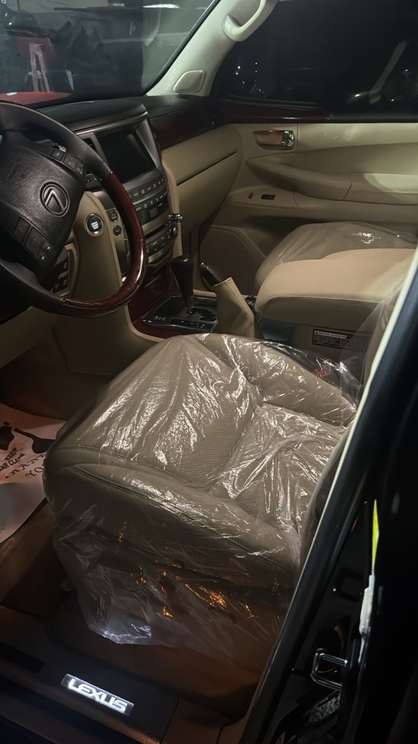 لکسوس lx570مشکی داخل کرم سلامت سفارش امریکا بدون تصادف — 2