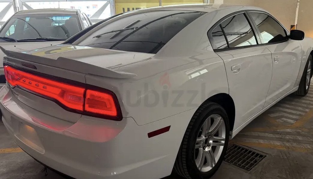 Dodge Charger 2011 — 2