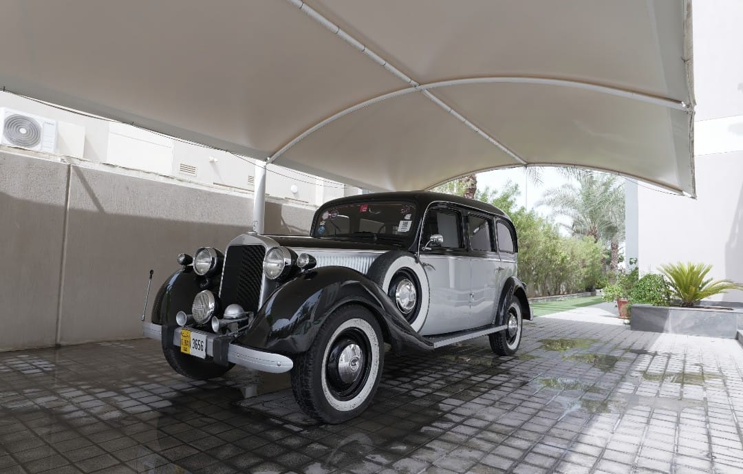 Rent Mercedes-Benz Pullman — 2
