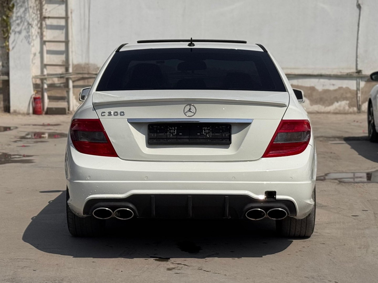 c300