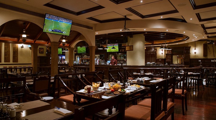 Long’s Bar Club in Dubai