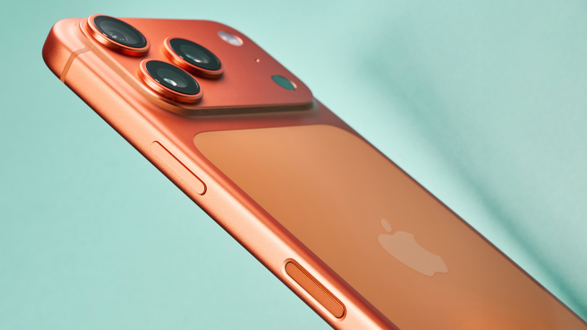What will be the price of iPhone 18 in the UAE?