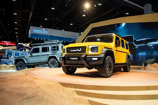 امارات از اولین SUV بومی خود رونمایی کرد