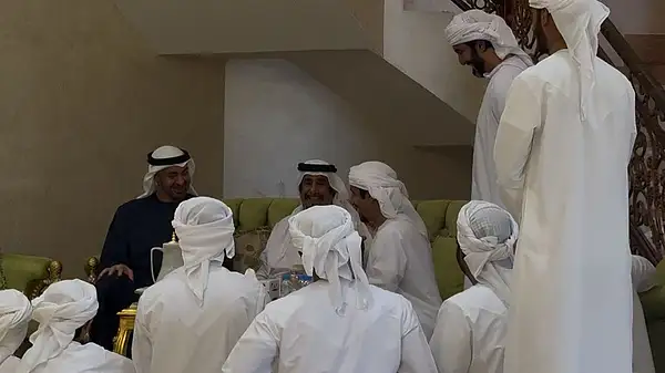 جوانان امارات؛ شیخ محمد را الگوی وطن‌دوستی و فروتنی می‌دانند