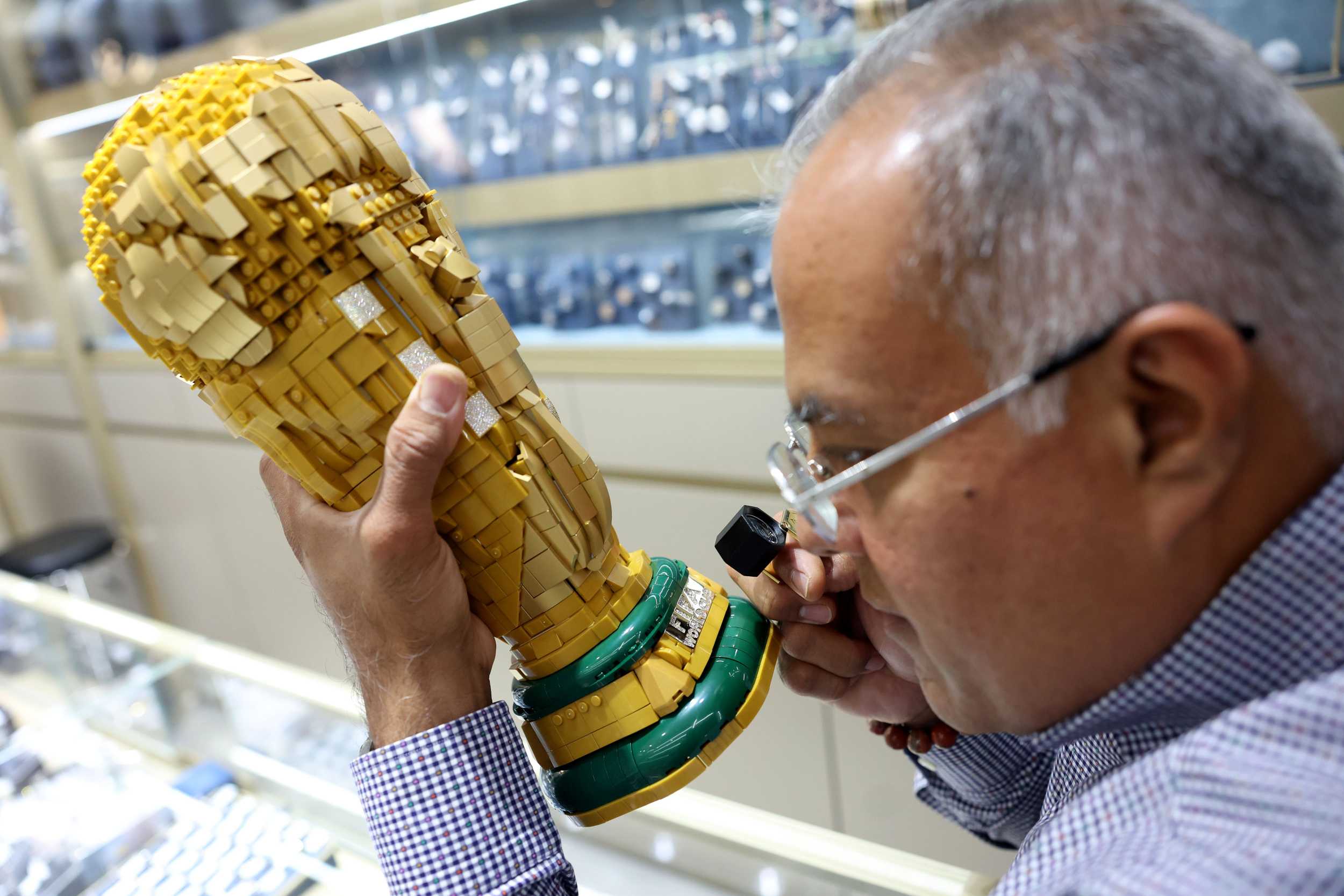 300,000 Dirham World Cup Lego in Dubai; A Model Made More Special with 900 Diamonds than the Trophy Itself