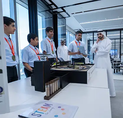 Dubai Crown Prince Visits Four Students Who Won Gold Medal at Olympiad