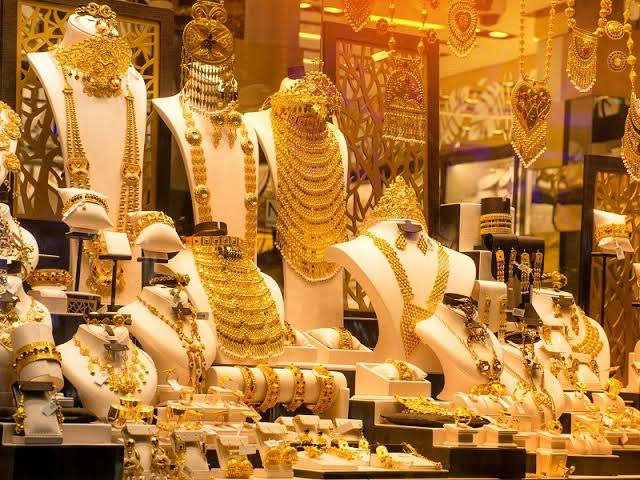 طلا پس از کاهش ۱۰۲.۵ درهمی، به پایین ترین قیمت ۹۰روز گذشته رسید
