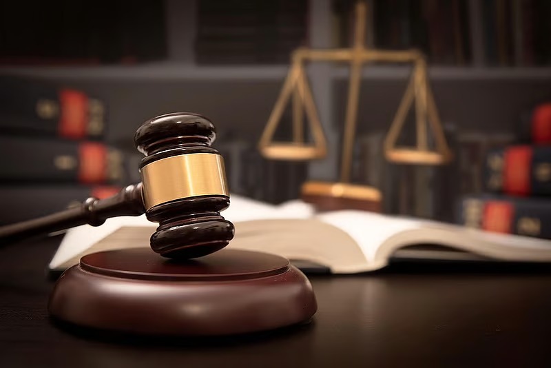 3,000 Dirham Fine for Woman in Abu Dhabi for Abandoning Child on the Beach
