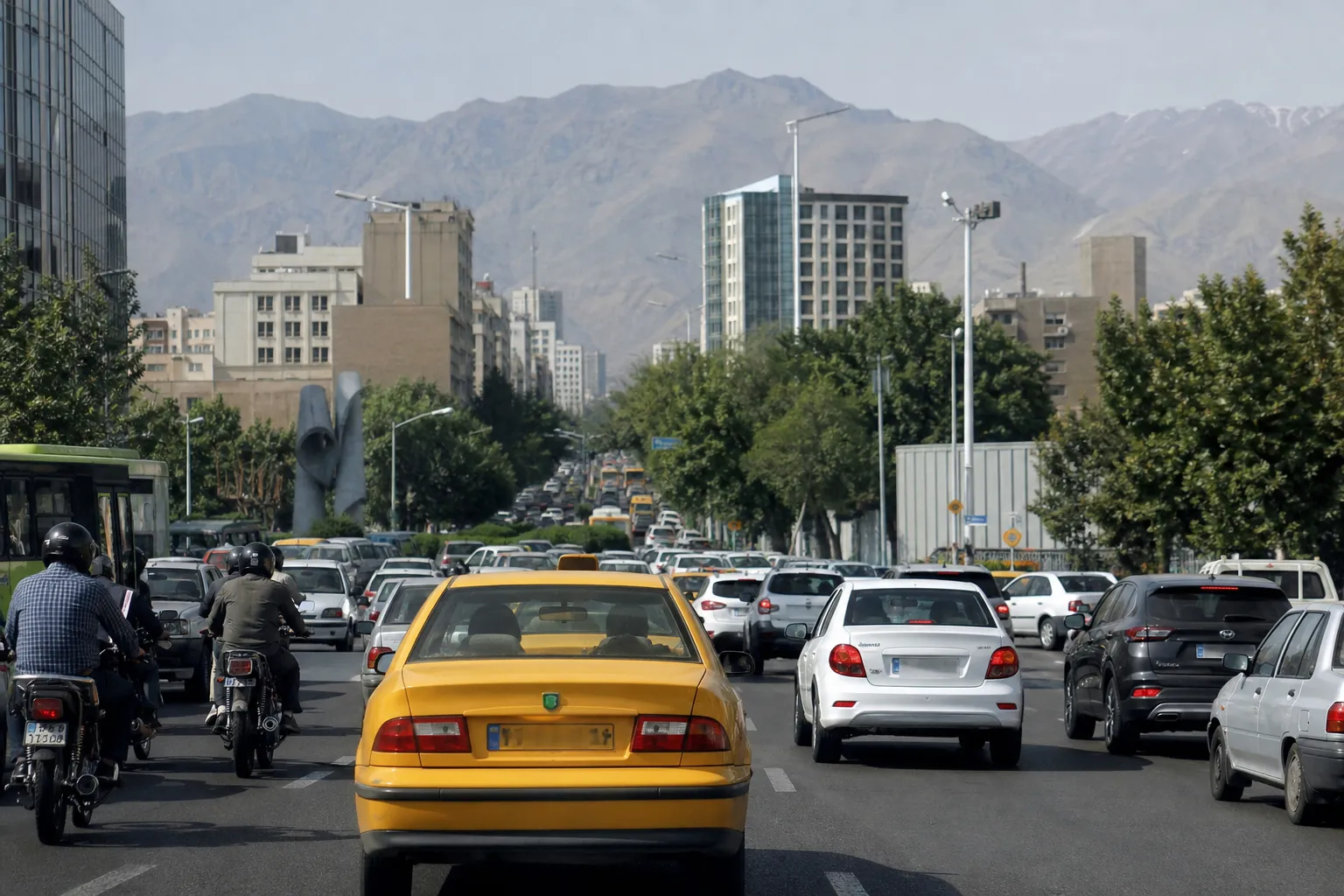 بهای بنزین آزاد در ایران 2 برابر شد، هر لیتر 10 هزار تومان