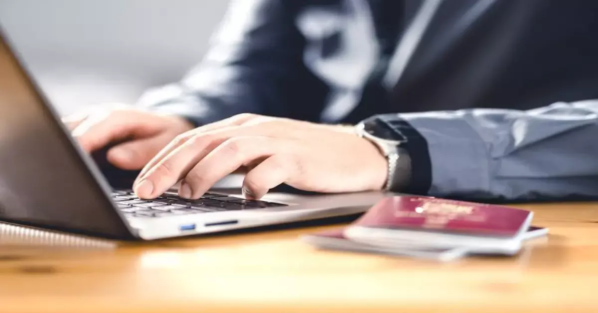 چگونه وضعیت ویزای امارات خود را آنلاین بررسی کنیم؟