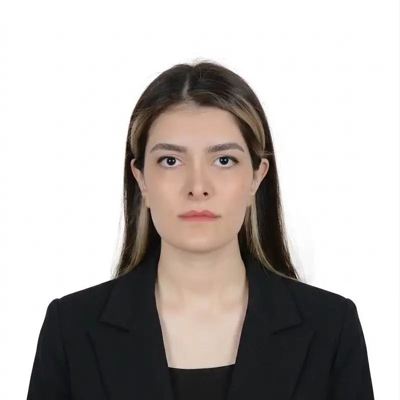 نازنین وثوقی